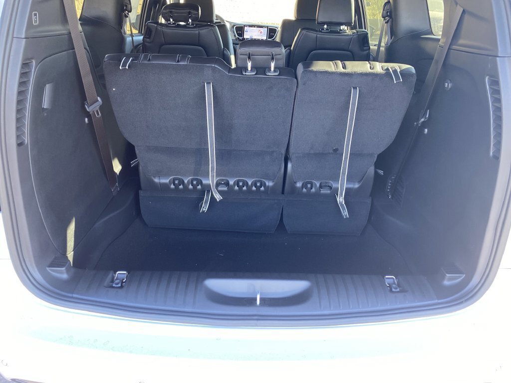 New 2026 Chrysler Voyager LX FWD image 18