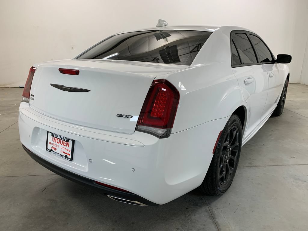 Used 2023 Chrysler 300 Touring L w/ Comfort Group AWD/4WD image 26