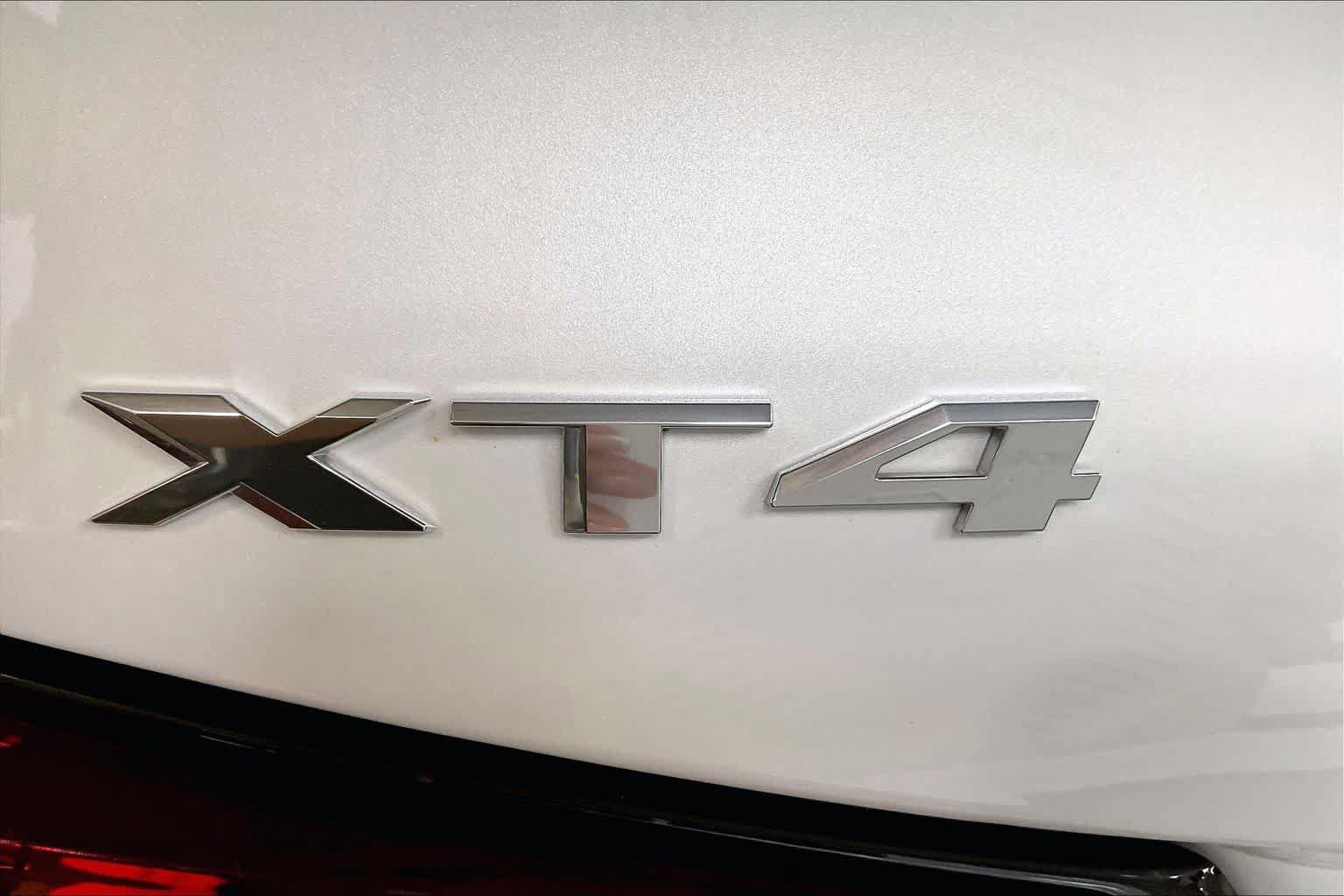 Used 2024 Cadillac XT4 Luxury w/ Cold Weather Package AWD/4WD image 31