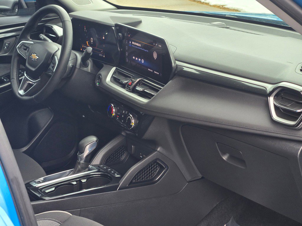 Certified 2025 Chevrolet TrailBlazer LT w/ LT Cold Weather Package image 8