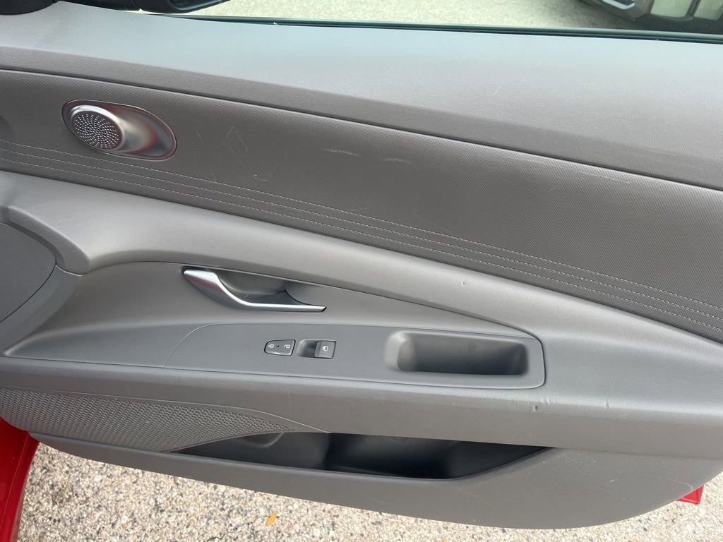 Used 2023 Hyundai Elantra SEL w/ Cargo Package image 21