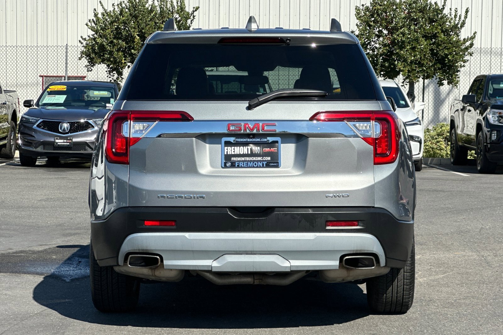Used 2023 GMC Acadia SLT image 5