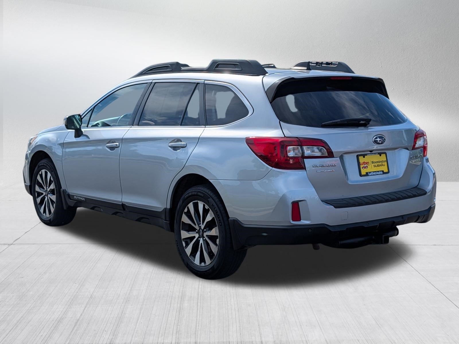 Used 2017 Subaru Outback 2.5i Limited AWD/4WD image 5