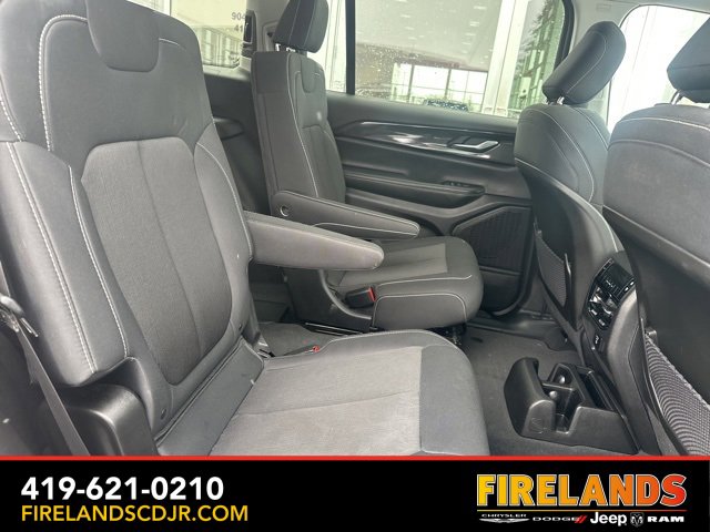 Used 2023 Jeep Grand Cherokee L Laredo w/ Luxury Tech Group I image 17