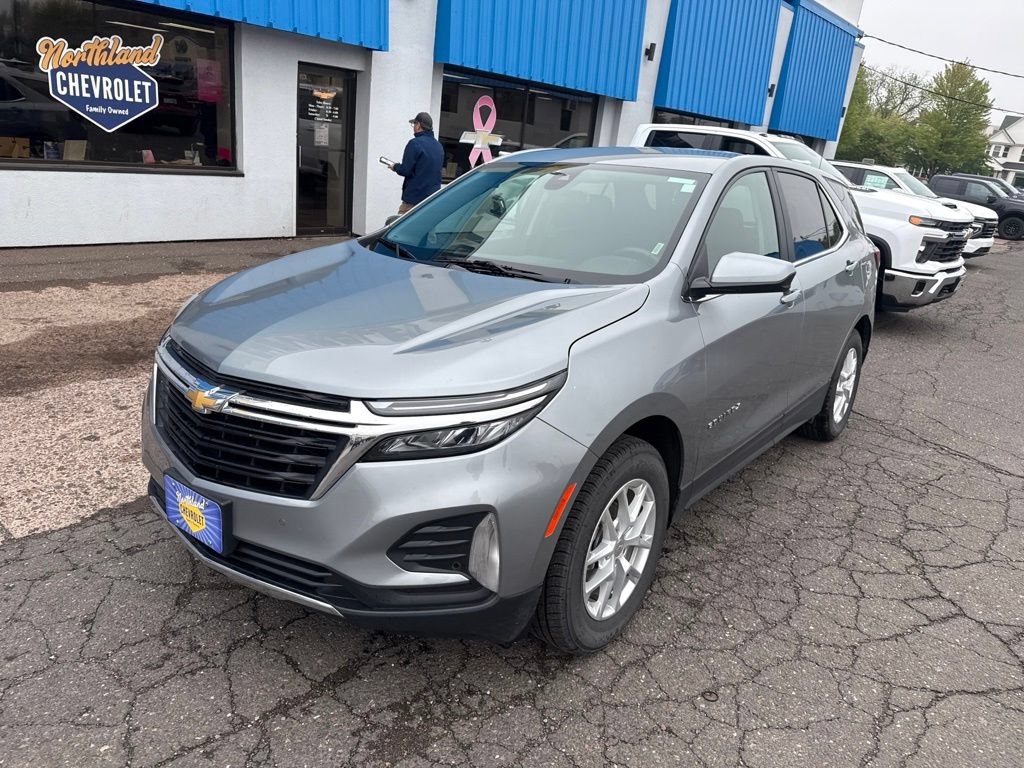 Used 2024 Chevrolet Equinox LT AWD/4WD image 2