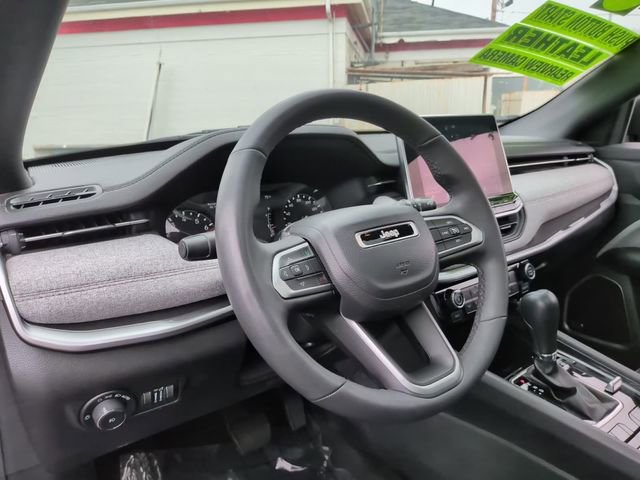 Used 2023 Jeep Compass Latitude w/ Sun and Sound Group AWD/4WD image 31