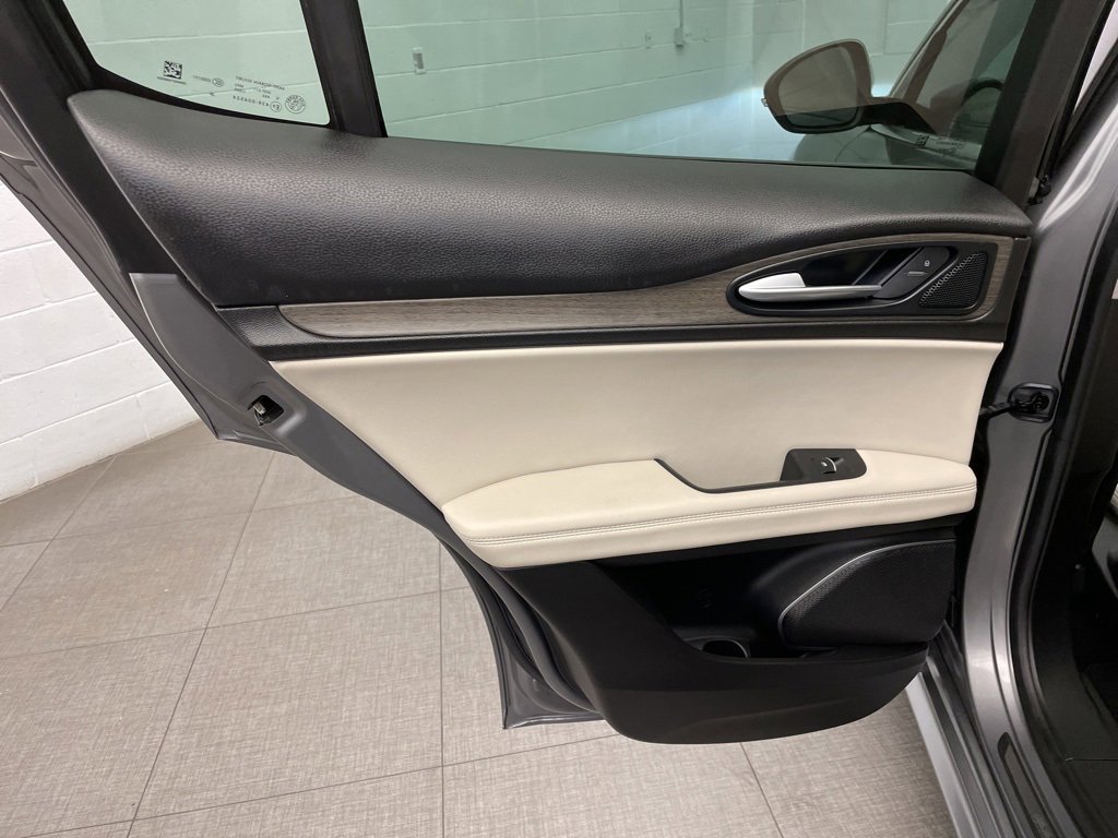 Used 2021 Alfa Romeo Stelvio Ti image 25