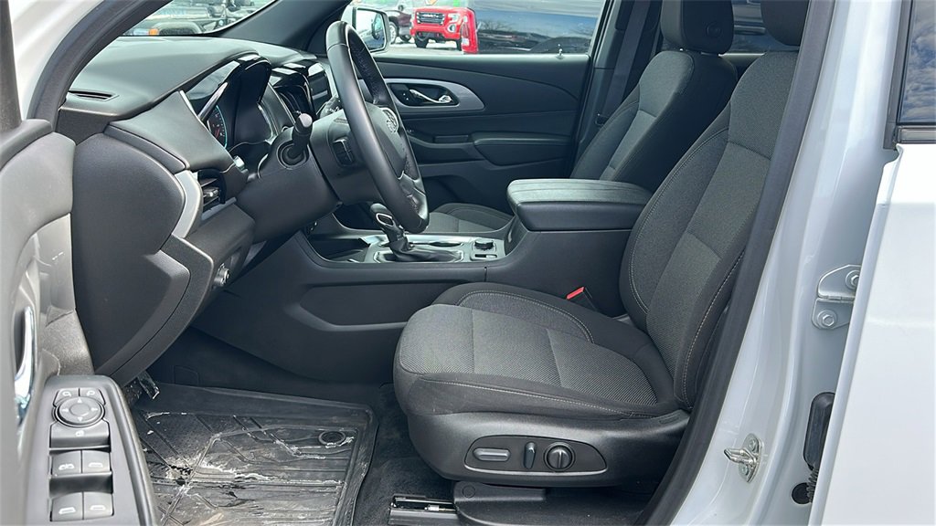 Certified 2023 Chevrolet Traverse LT w/ Midnight/Sport Edition image 16