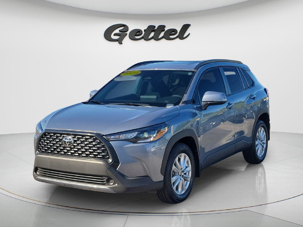 Used 2024 Toyota Corolla Cross LE w/ Moonroof Package