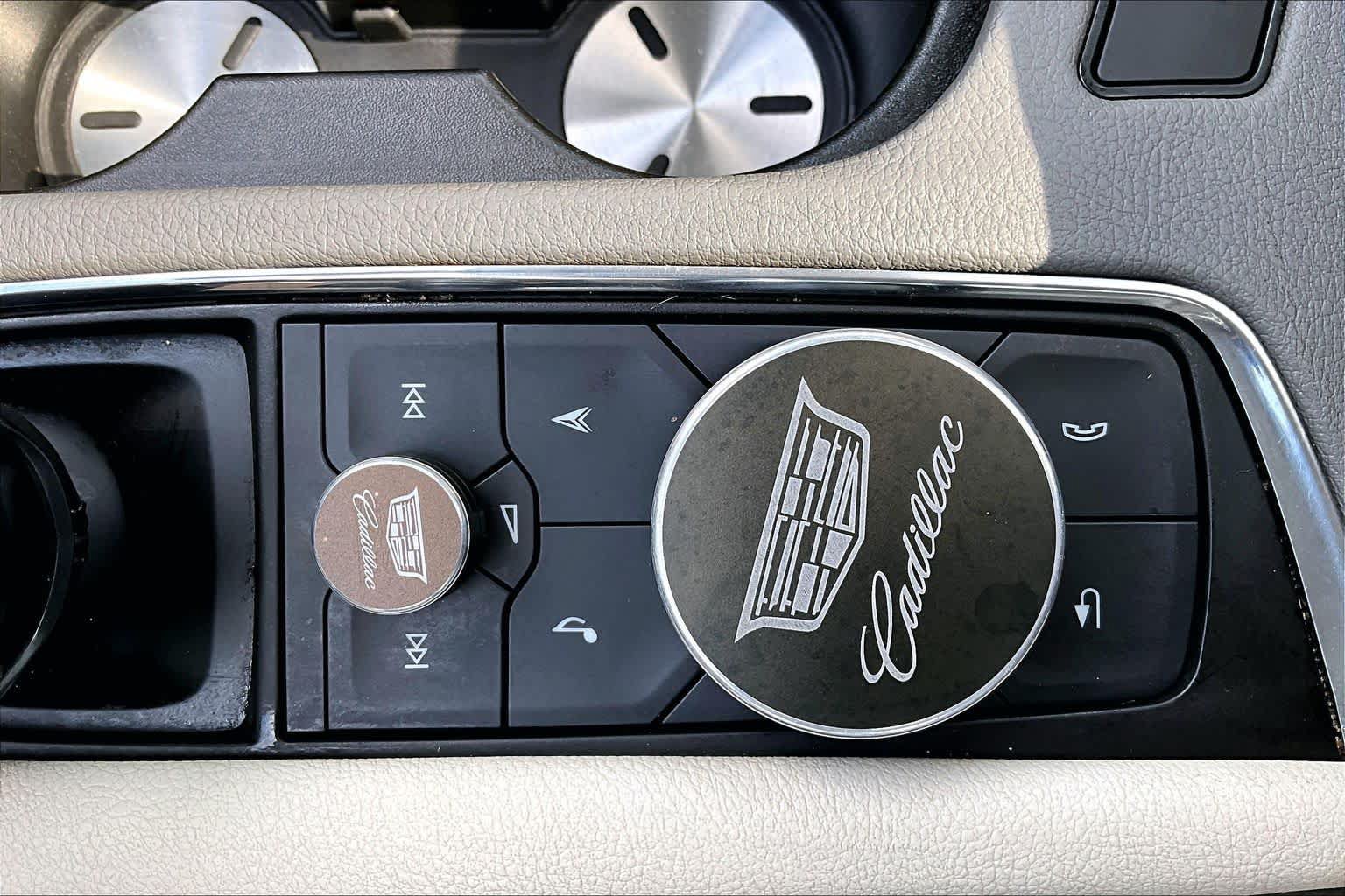 Used 2022 Cadillac XT6 Premium Luxury w/ Technology Package FWD image 35