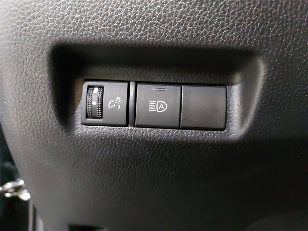 Used 2022 Toyota RAV4 LE image 24