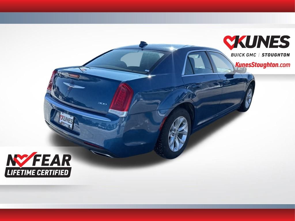 Used 2022 Chrysler 300 Touring image 11