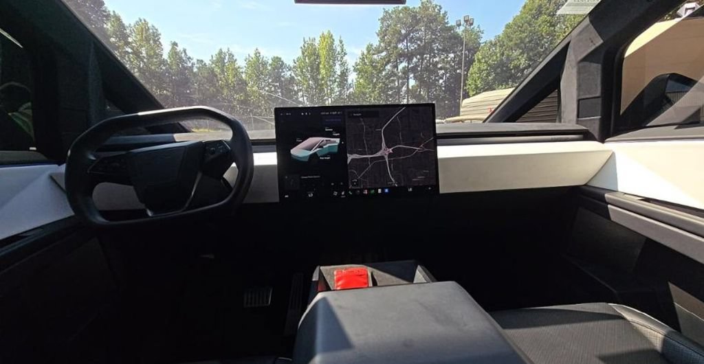 Used 2024 Tesla Cybertruck Cyberbeast AWD/4WD image 4