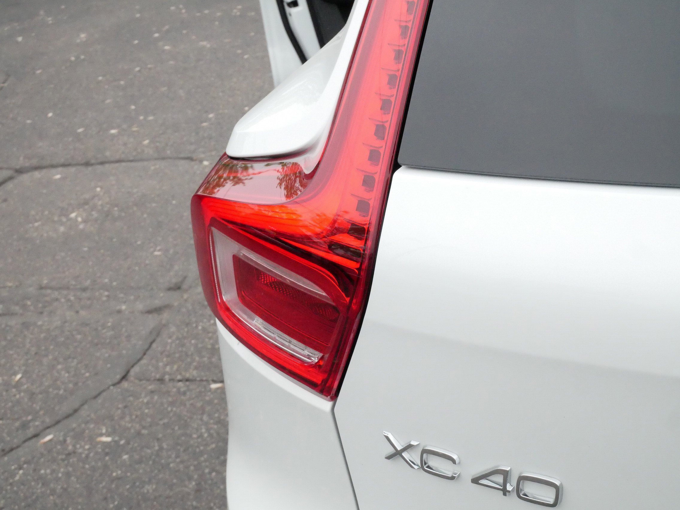 Used 2025 Volvo XC40 B5 Core AWD/4WD image 17