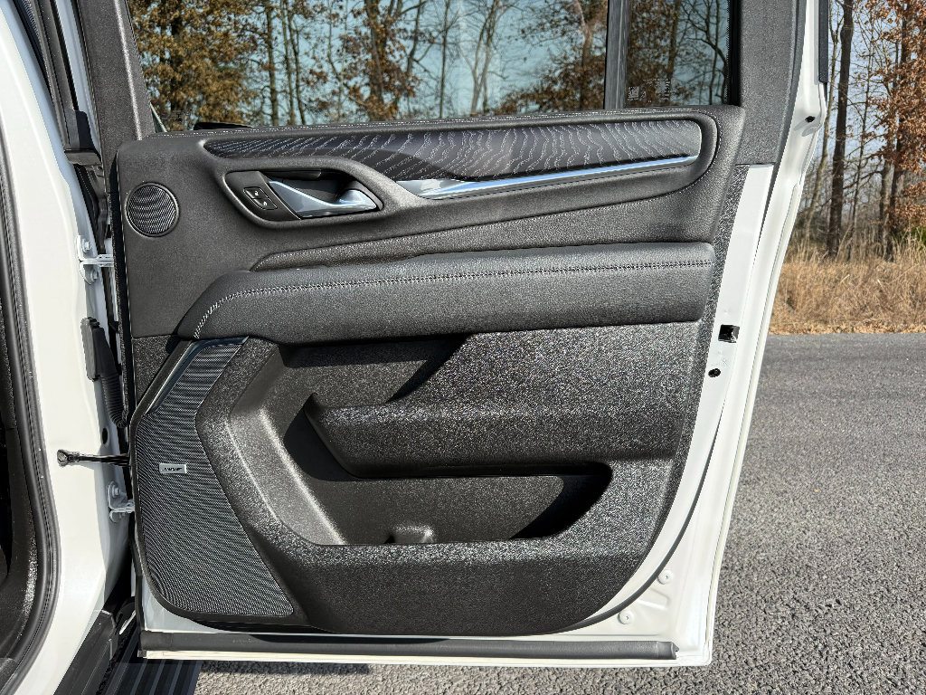 Used 2024 GMC Yukon XL Denali image 29