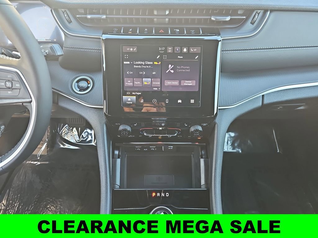 New 2025 Jeep Grand Cherokee Altitude image 20