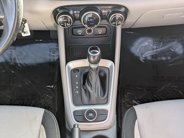 Used 2023 Hyundai Venue SEL image 18