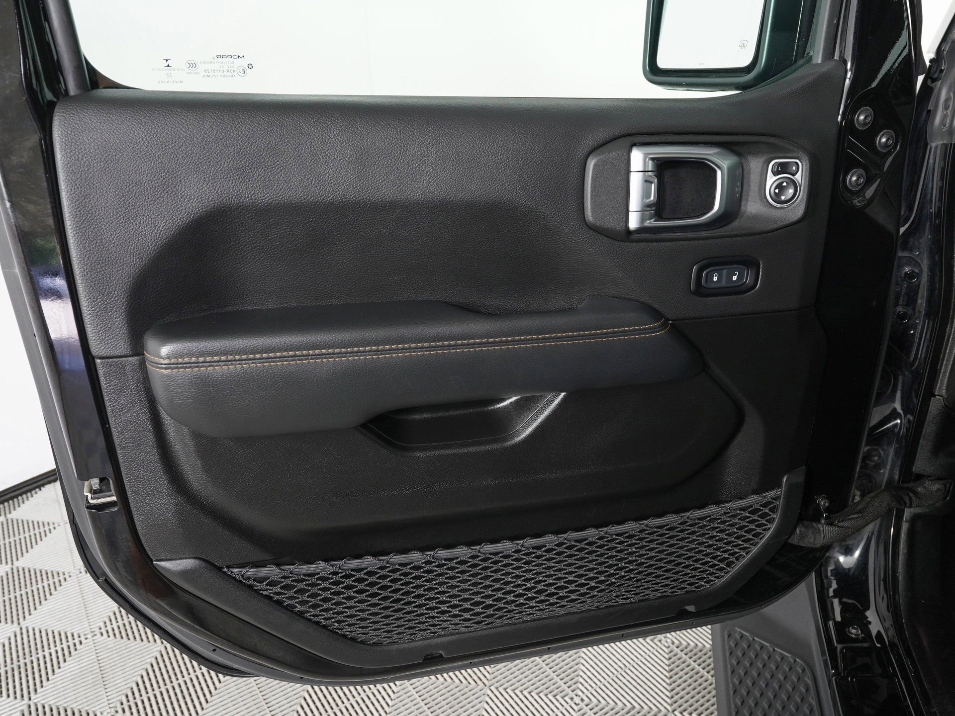 Used 2023 Jeep Gladiator Overland image 14