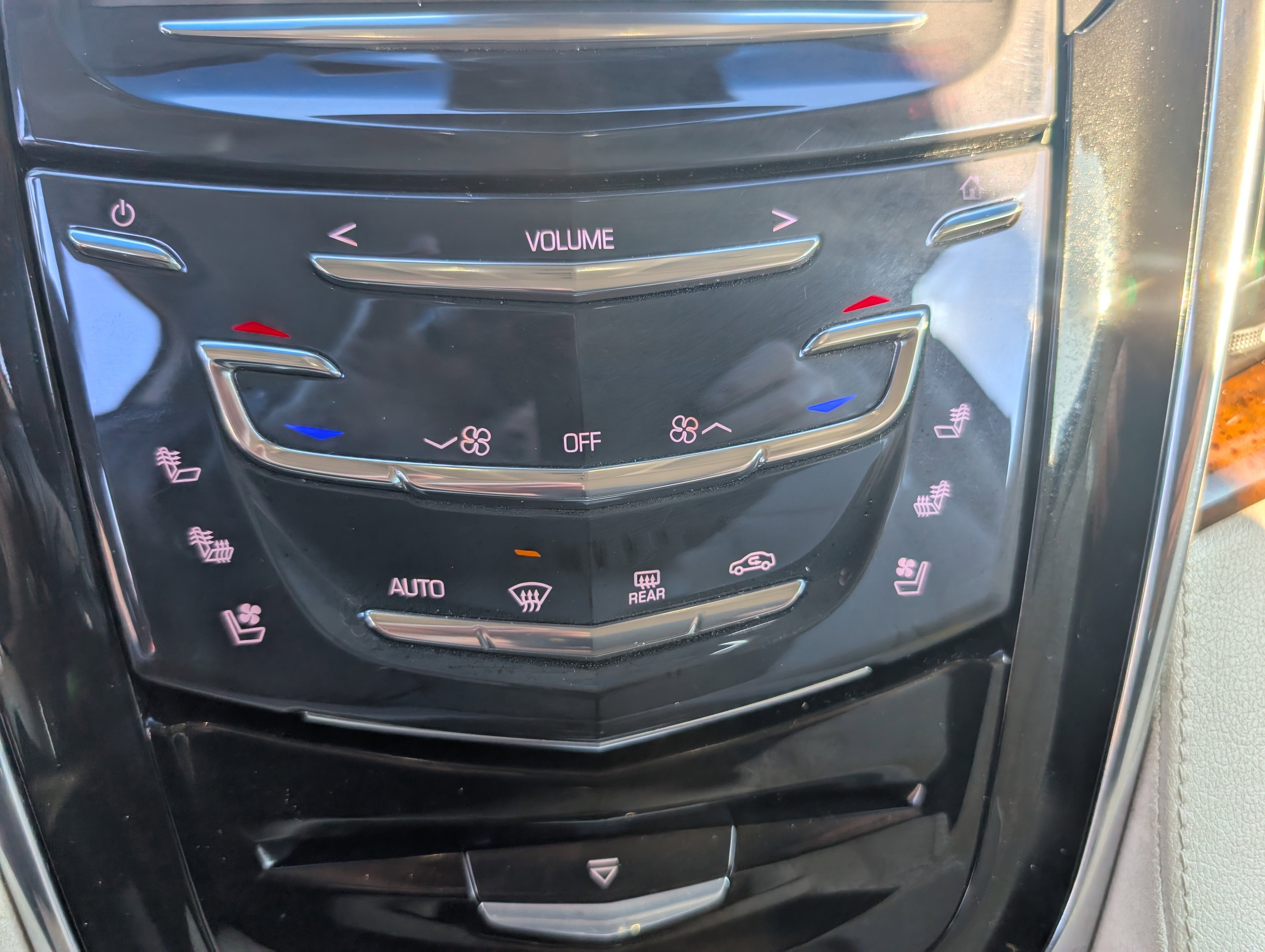 Used 2017 Cadillac Escalade Premium Luxury image 20