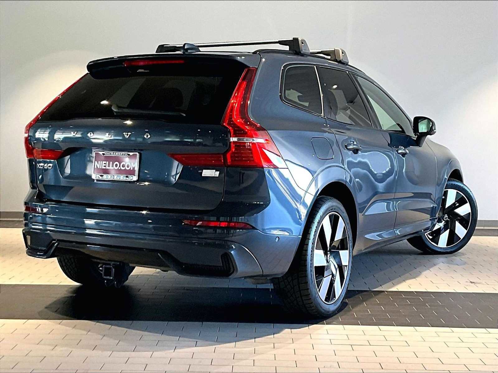Used 2024 Volvo XC60 T8 Ultimate image 10