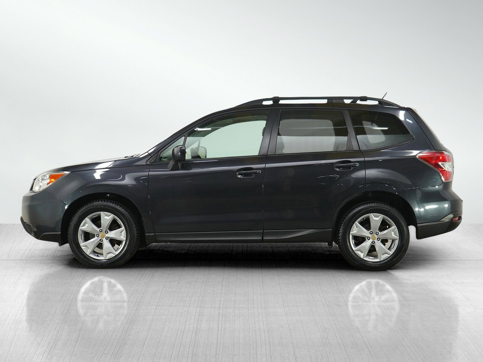 Used 2015 Subaru Forester 2.5i Premium w/ All-Weather Package AWD/4WD image 2