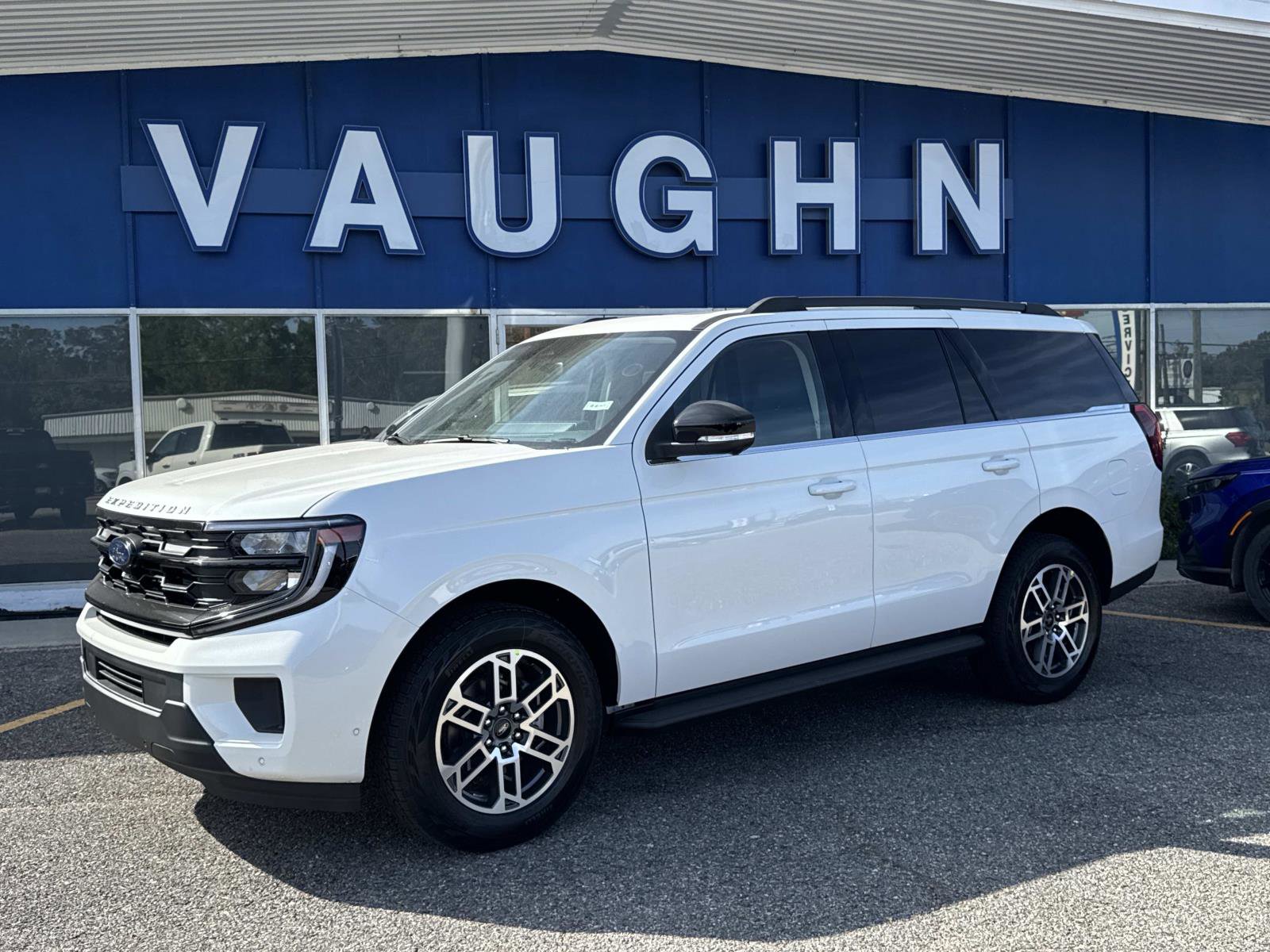 New 2025 Ford Expedition Active image 1