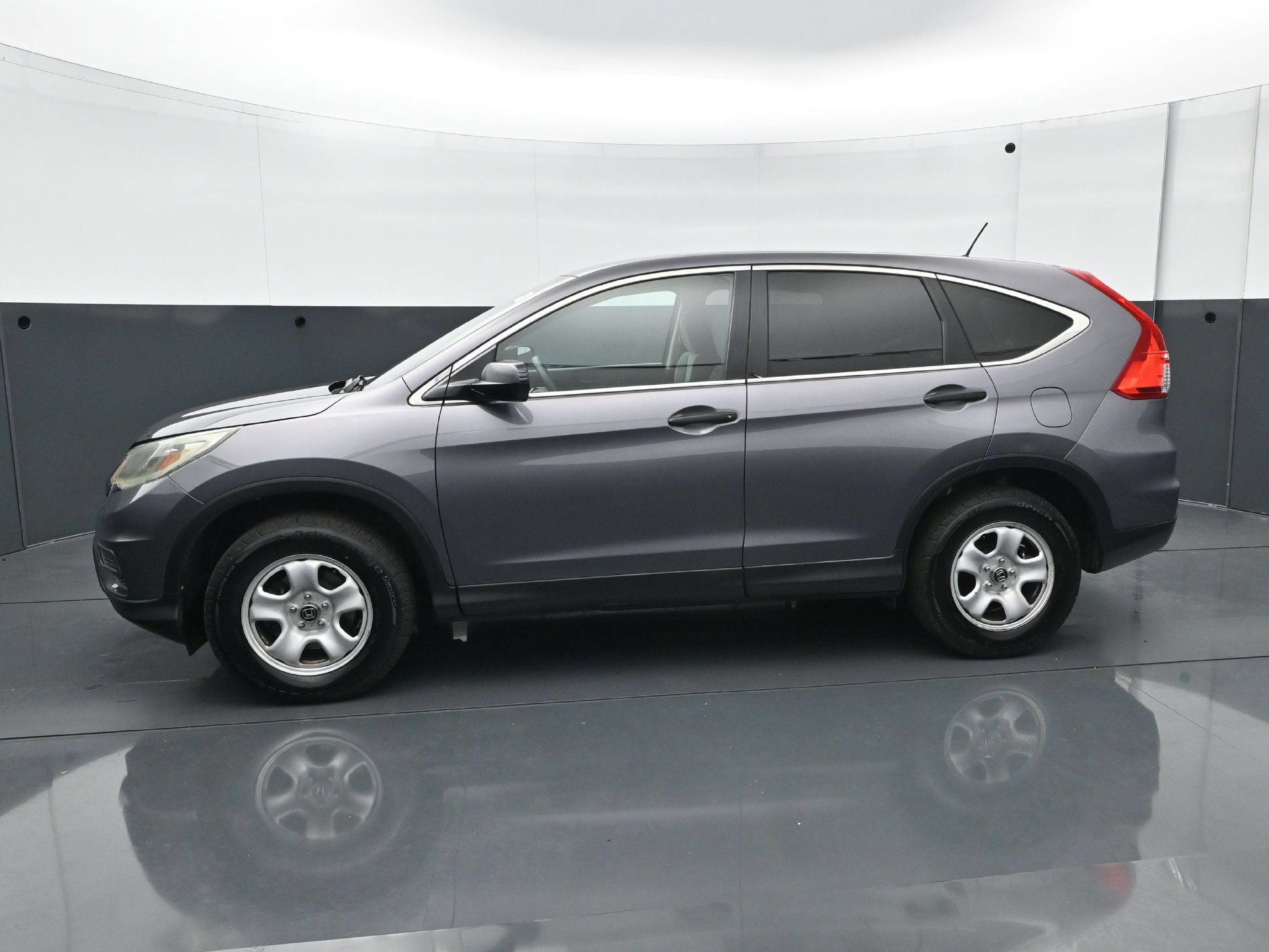 Used 2016 Honda CR-V LX image 3