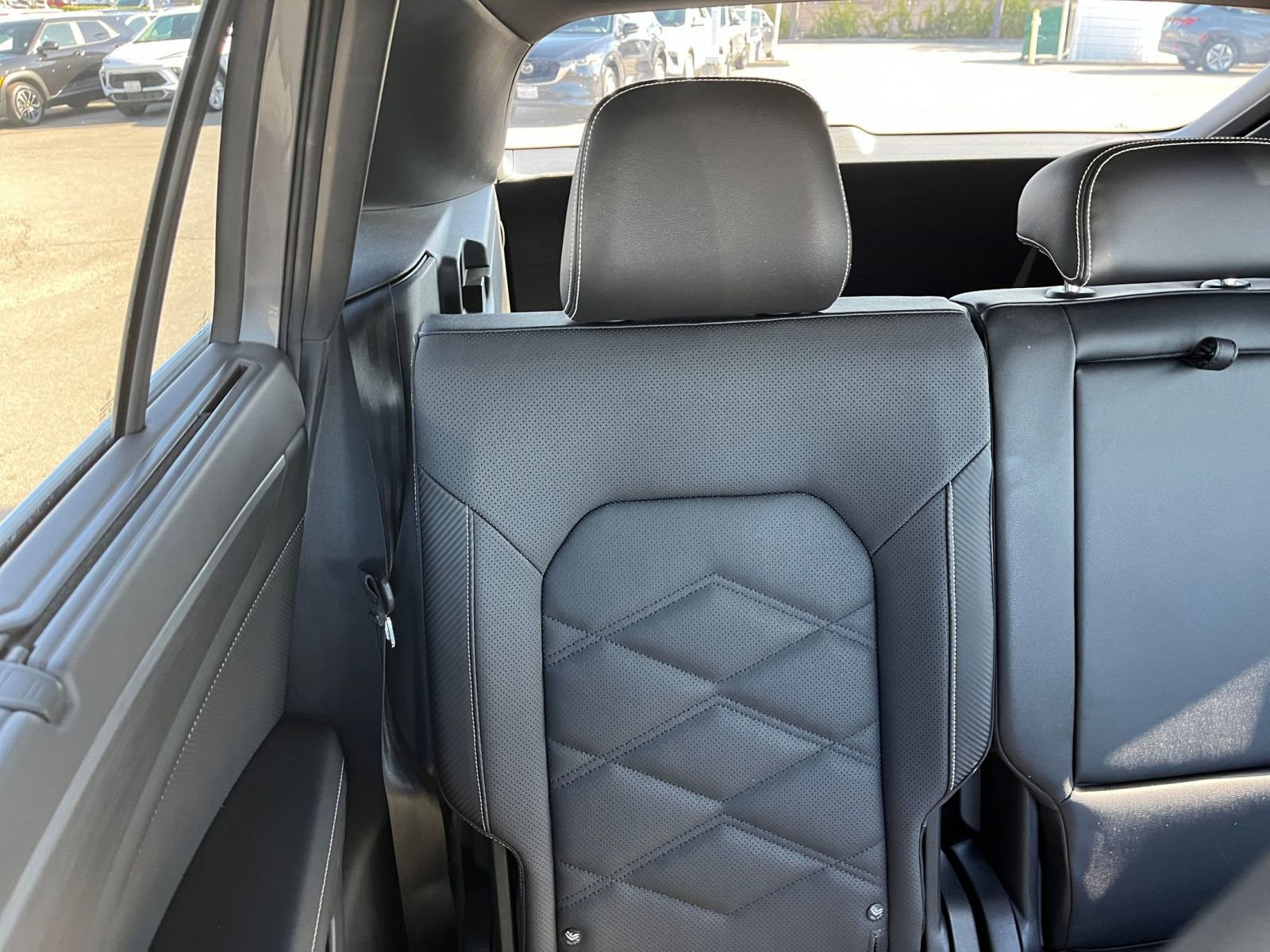 Used 2025 Volkswagen Atlas Cross Sport SE image 39