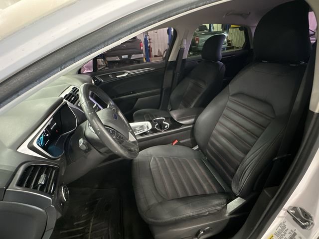 Used 2016 Ford Fusion SE FWD image 17