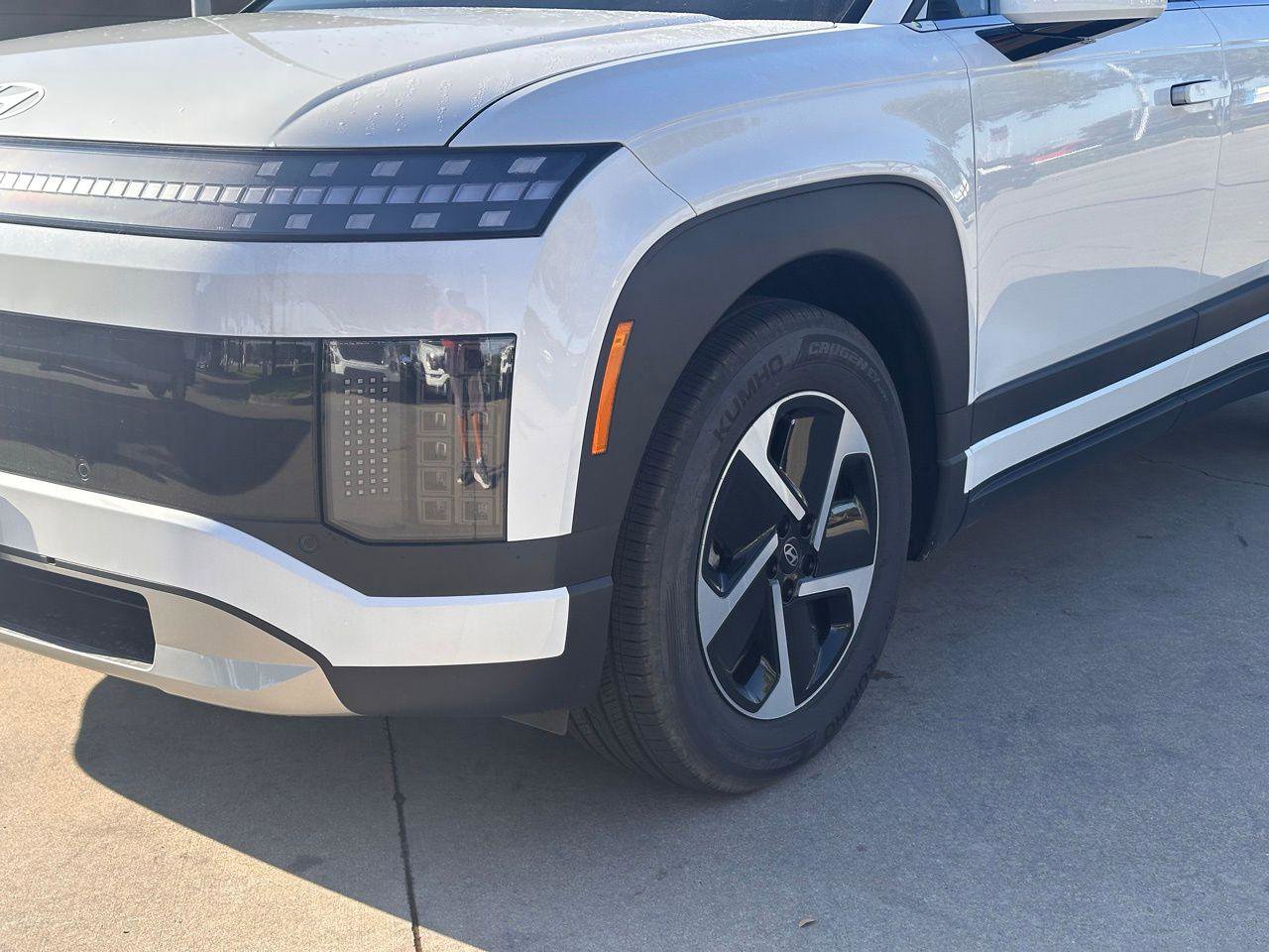 New 2026 Hyundai Ioniq 9 S image 6