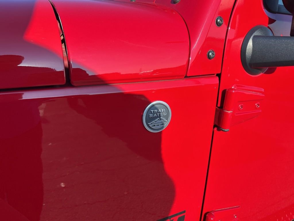 Used 2014 Jeep Wrangler Unlimited Sport w/ Connectivity Group image 18