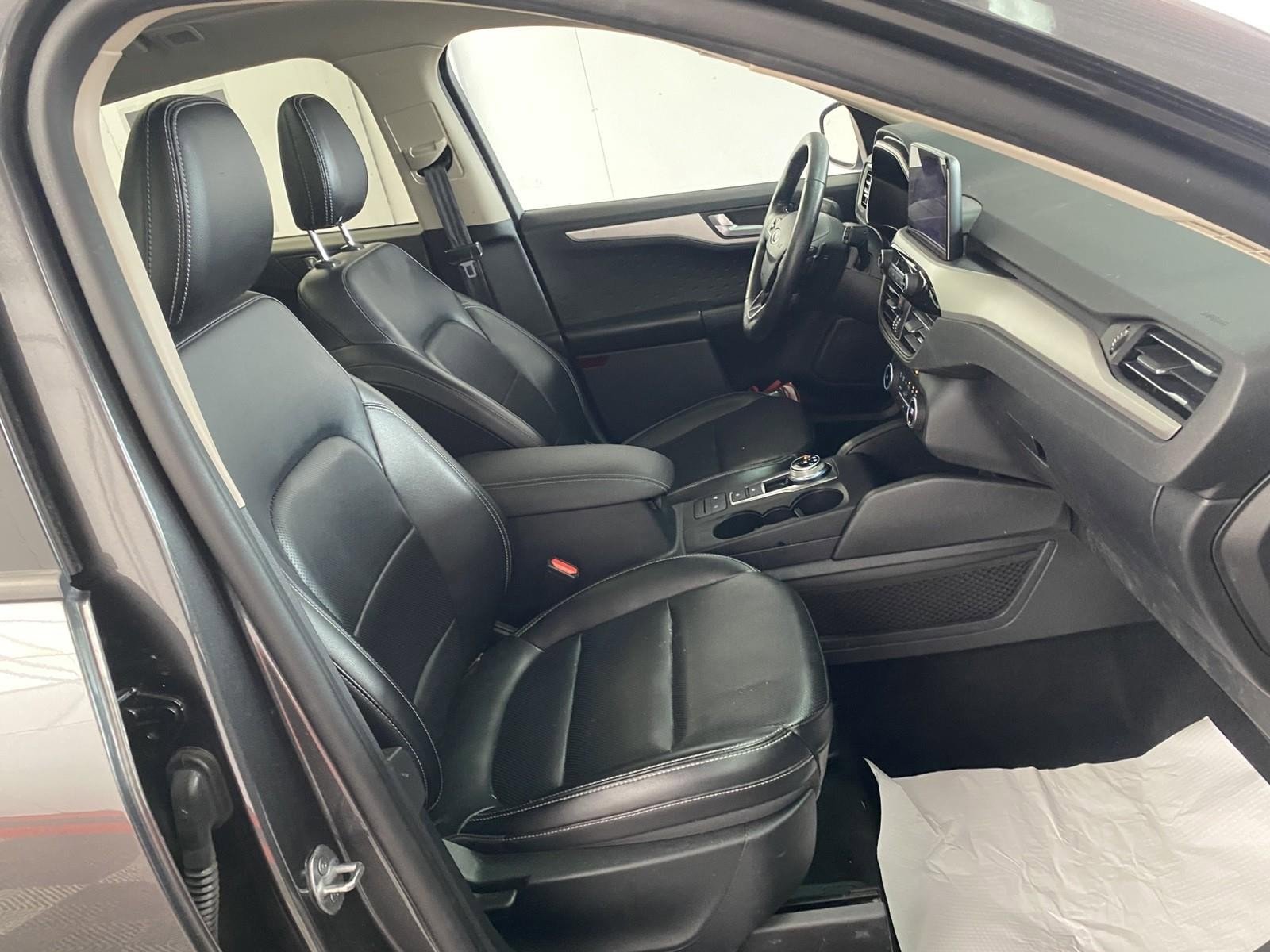 Used 2020 Ford Escape SEL image 9