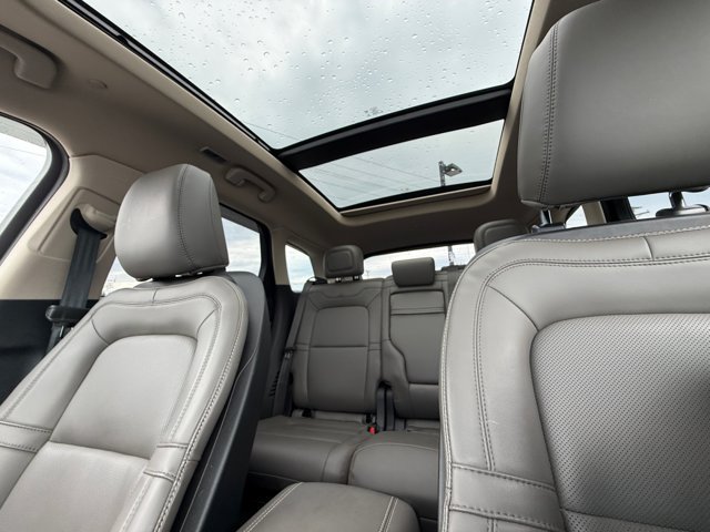 Used 2024 Lincoln Corsair AWD w/ Equipment Group 101A image 23