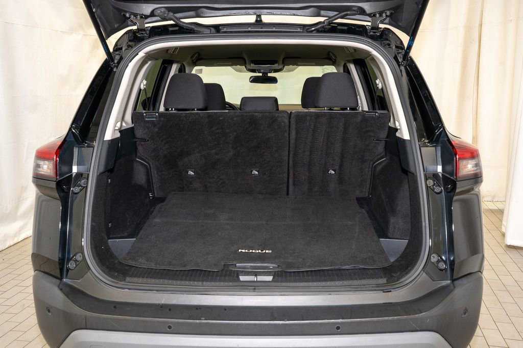 Used 2023 Nissan Rogue SV image 5