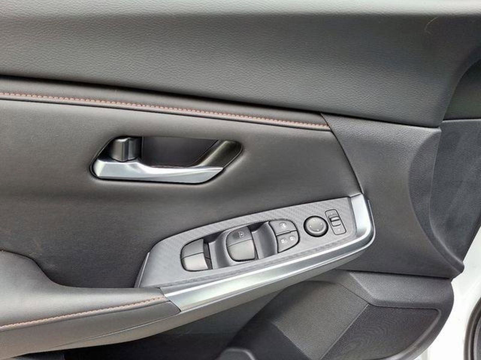New 2025 Nissan Sentra SR w/ Midnight Edition FWD image 8