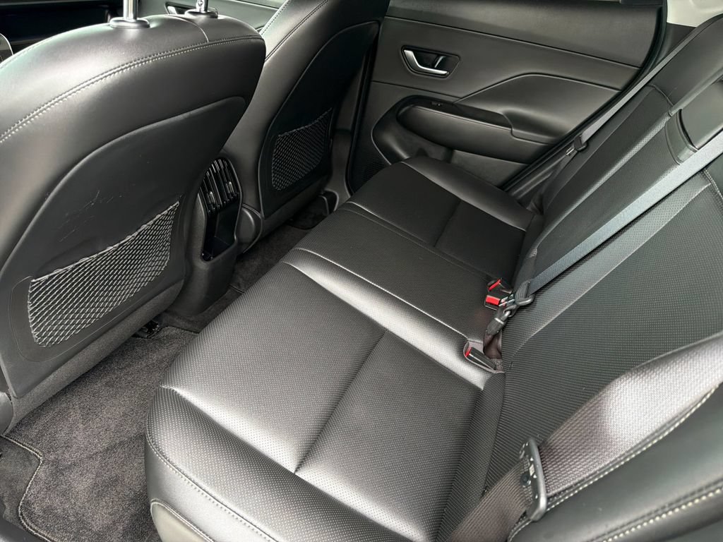 Used 2024 Hyundai Kona Limited FWD image 12