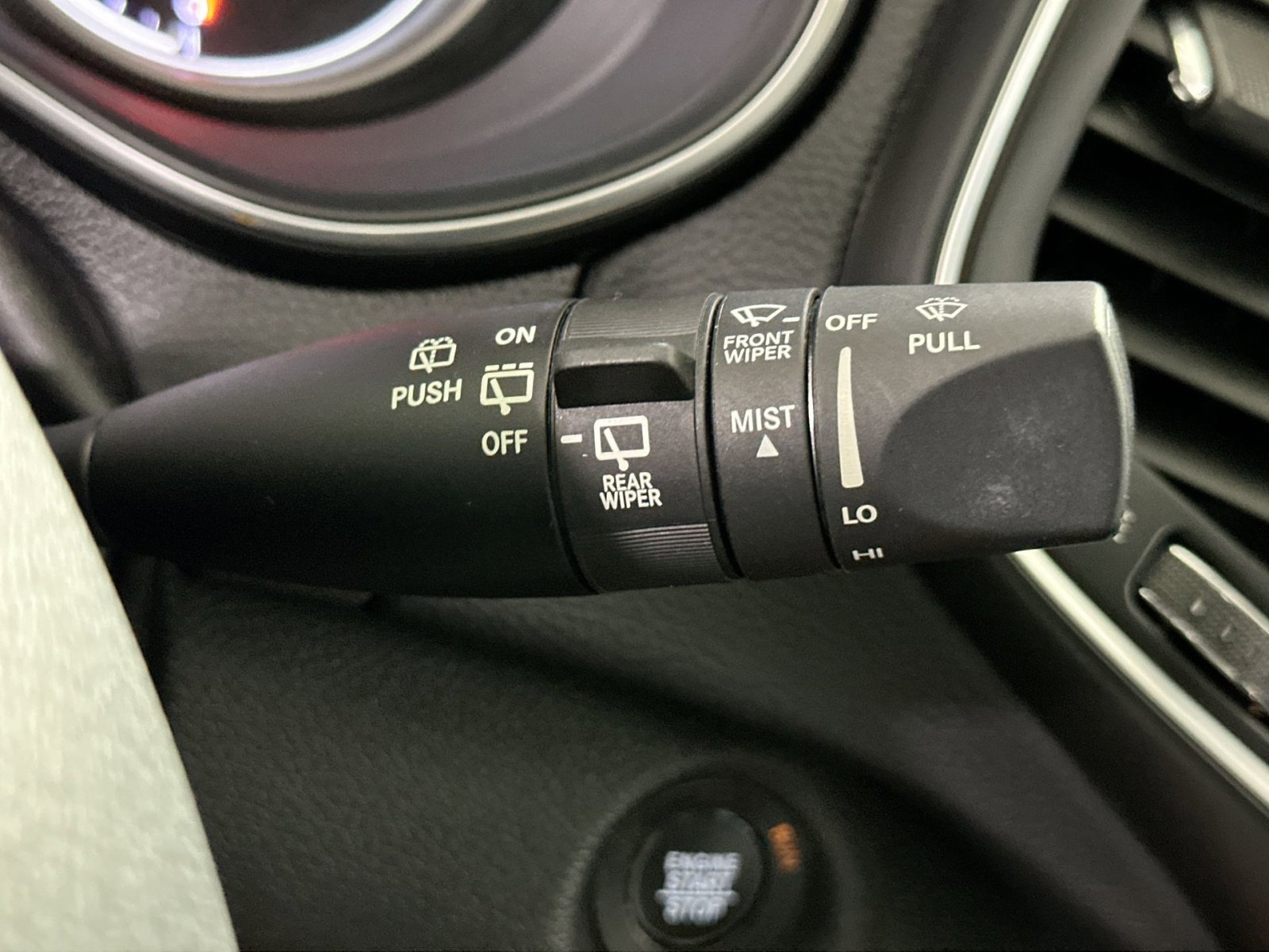 Used 2019 Jeep Cherokee Latitude Plus w/ Comfort/Convenience Group image 27