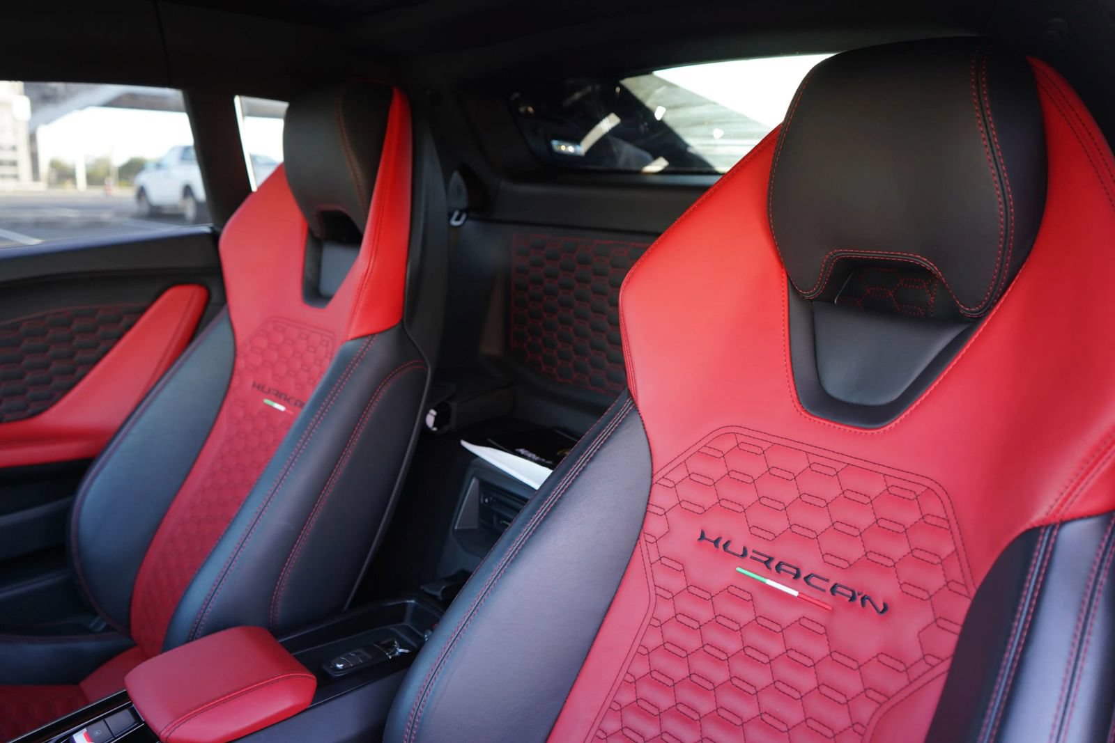 Used 2019 Lamborghini Huracan LP 580-2 RWD image 17