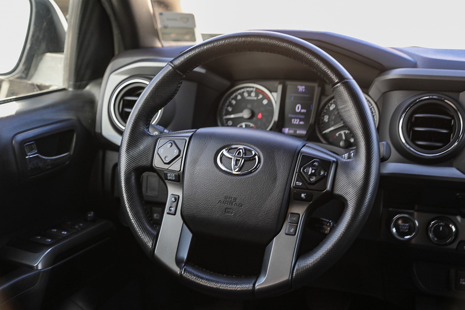 Used 2023 Toyota Tacoma TRD Off-Road AWD/4WD image 15