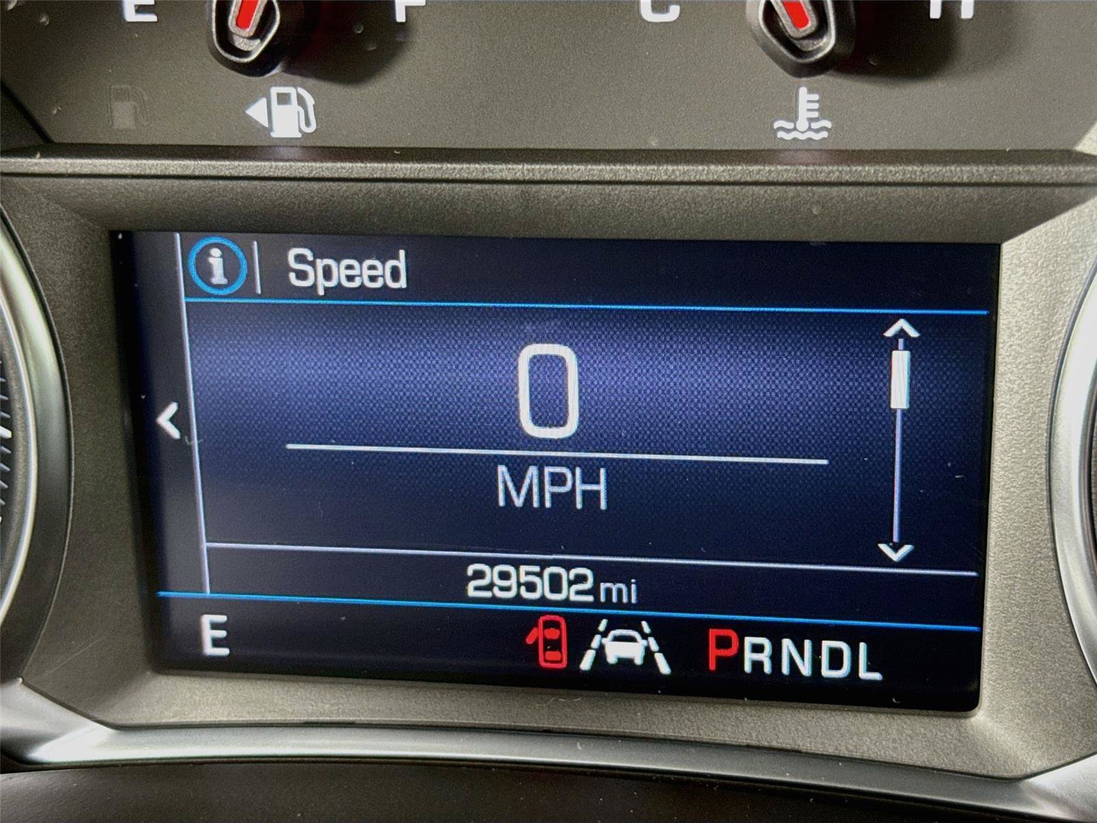 Used 2023 Chevrolet Equinox LS w/ LS Convenience Package AWD/4WD image 2