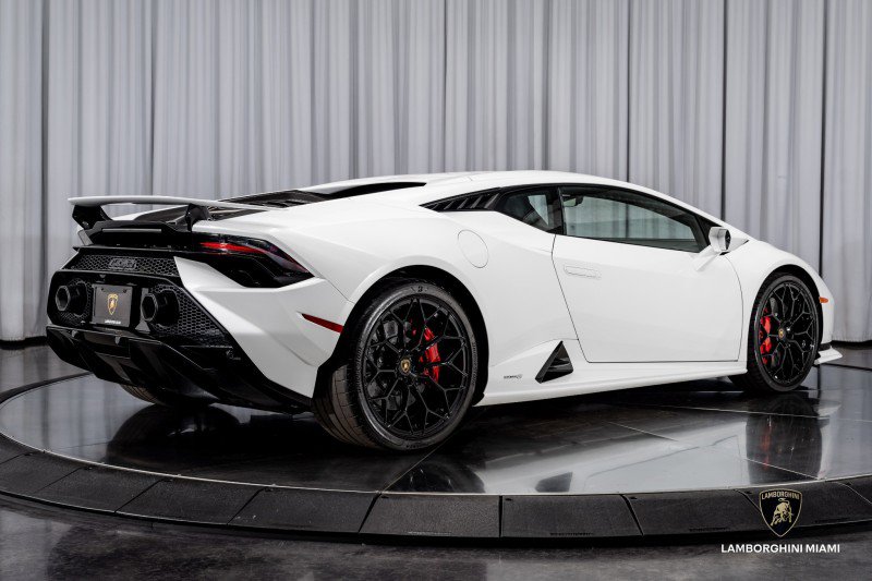 Used 2024 Lamborghini Huracan Tecnica image 21