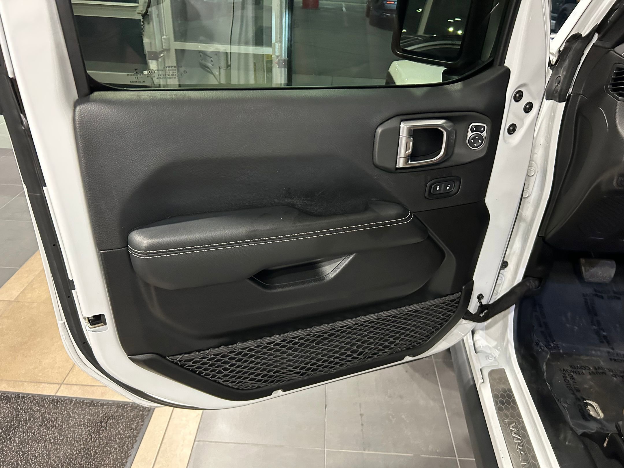 Used 2021 Jeep Wrangler Unlimited Rubicon 4xe w/ Steel Bumper Group image 9