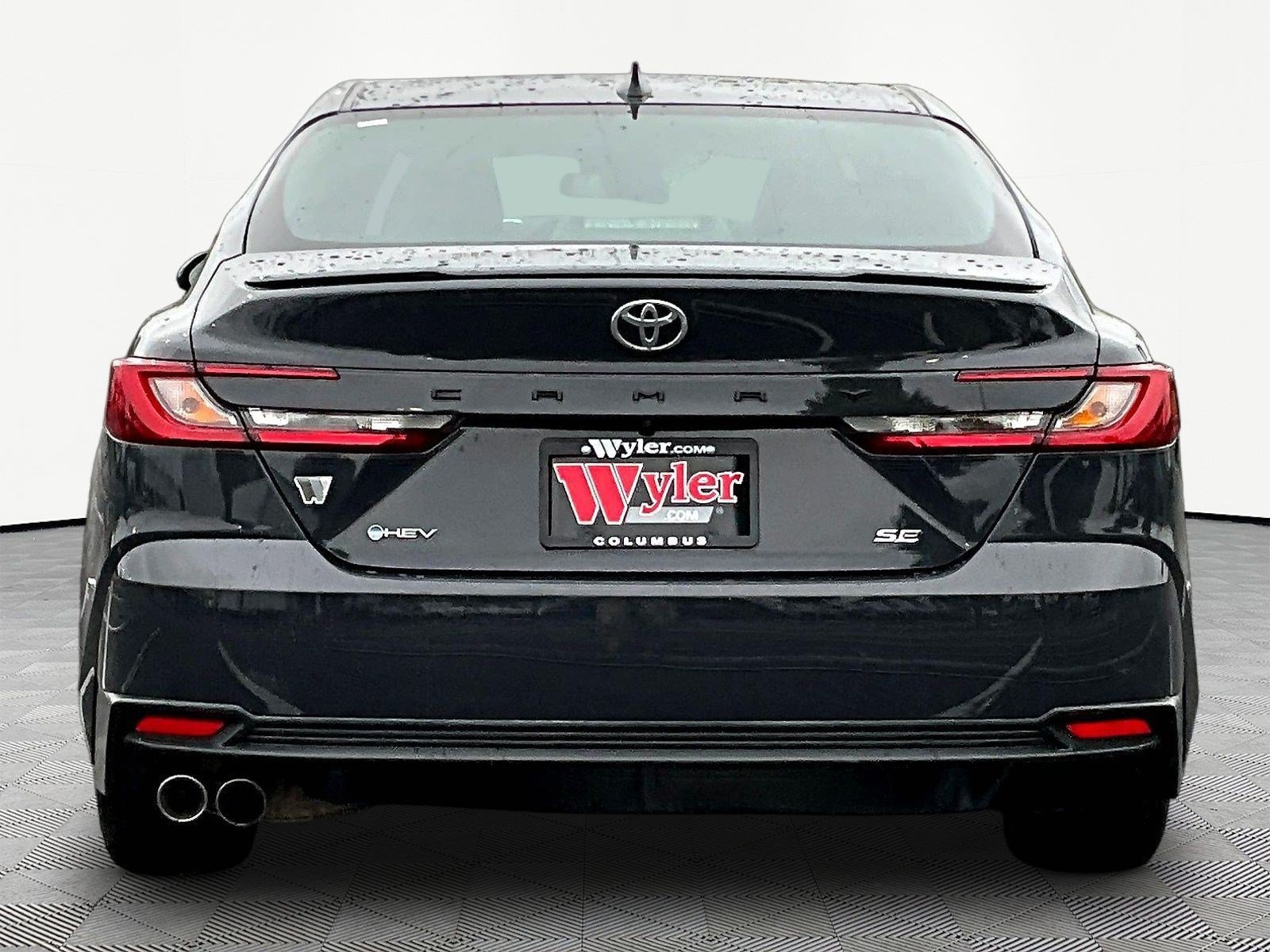 Used 2025 Toyota Camry SE FWD image 5