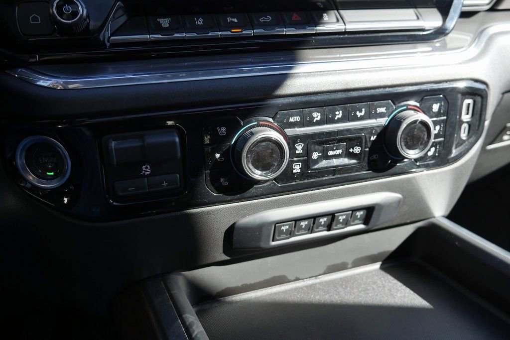 Used 2024 Chevrolet Silverado 3500 High Country w/ High Country Premium Package image 19