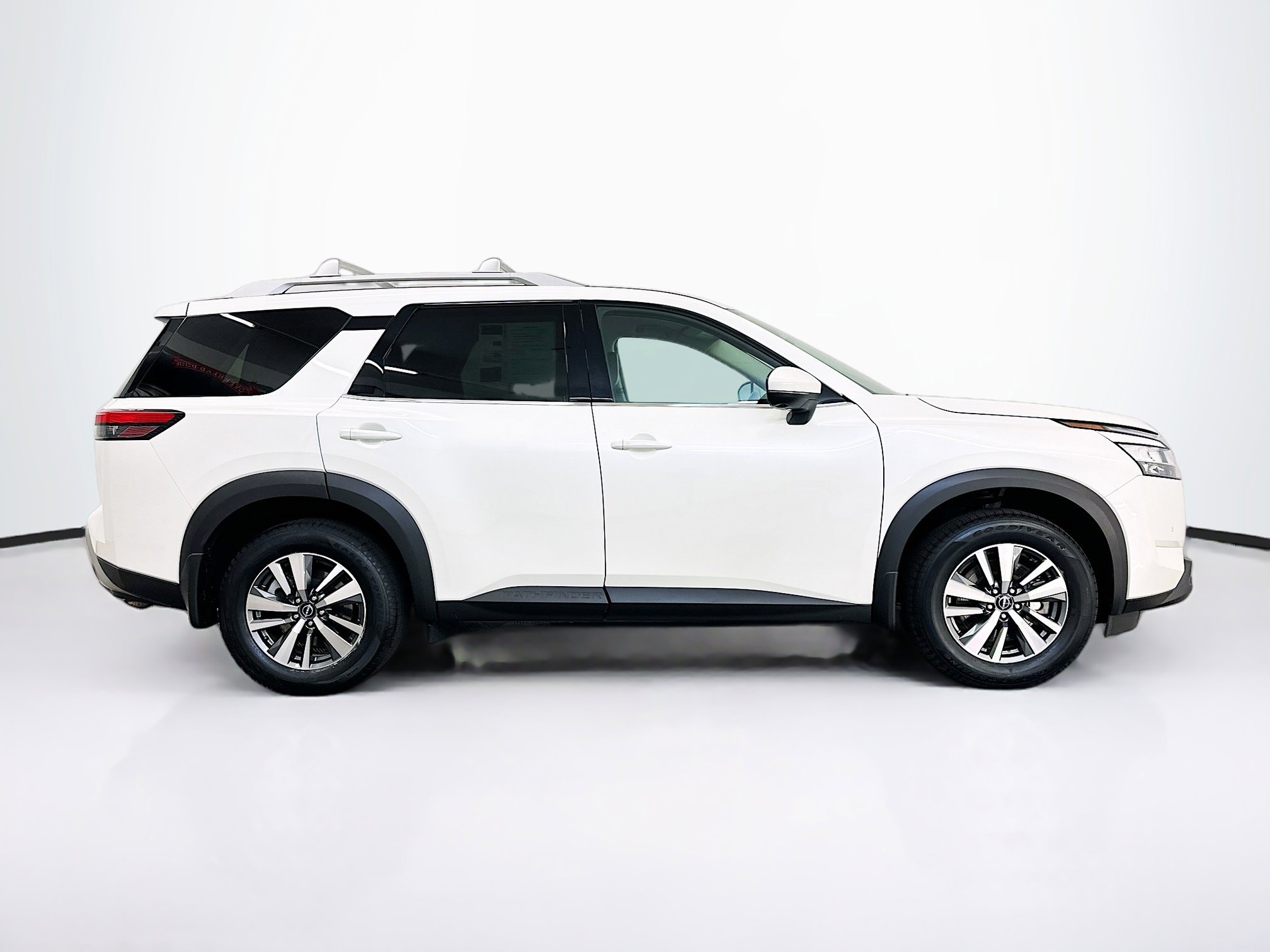 Used 2024 Nissan Pathfinder SL AWD/4WD image 10