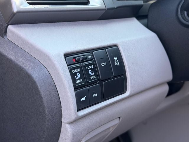 Used 2016 Honda Odyssey Touring image 5