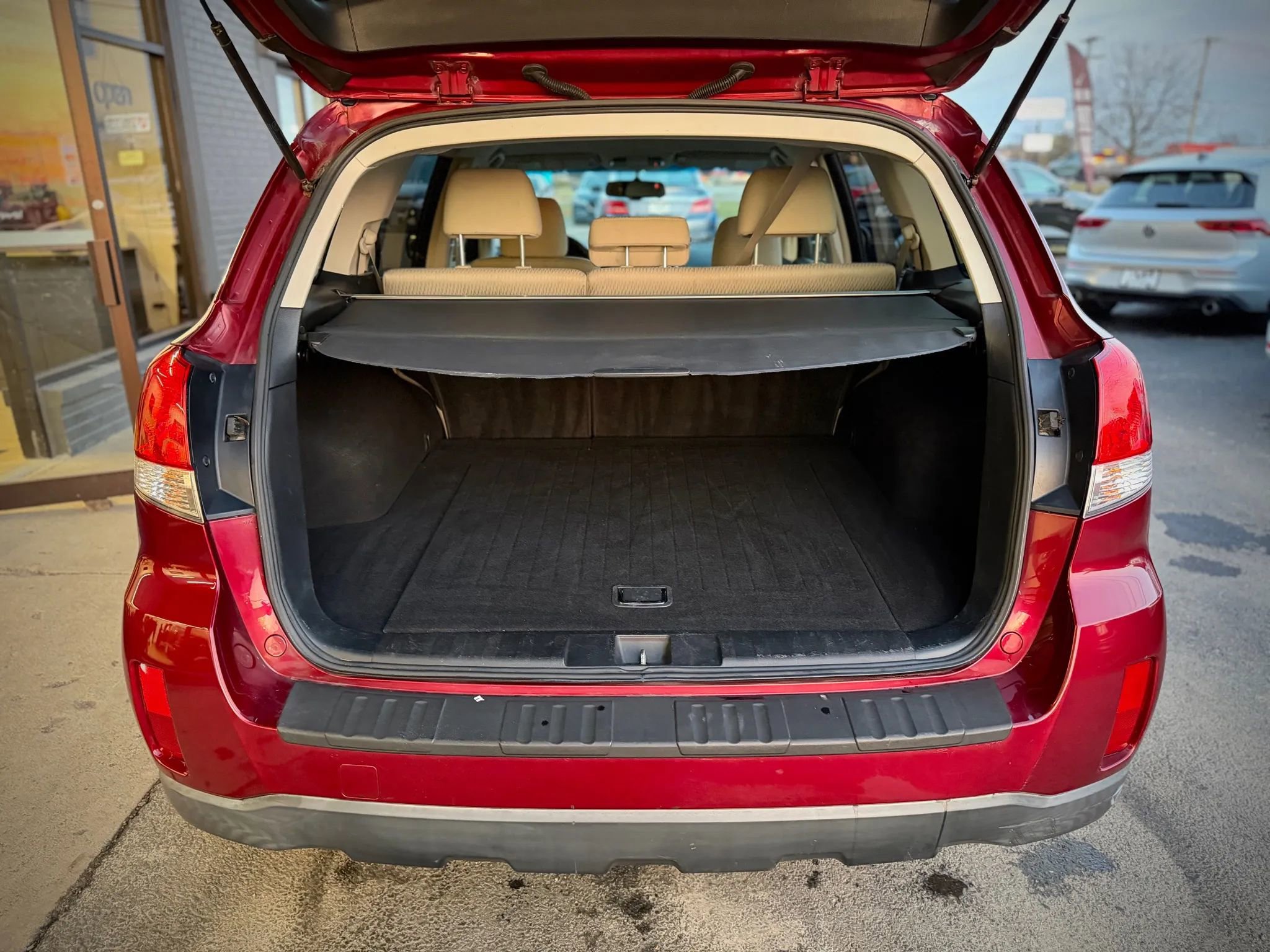 Used 2011 Subaru Outback 2.5i Premium w/ All-Weather Pkg image 18