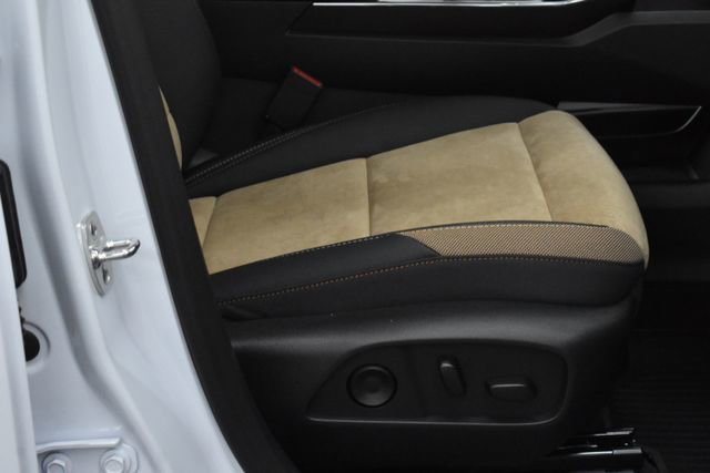 New 2026 Chevrolet Equinox ACTIV w/ Convenience Package III image 32