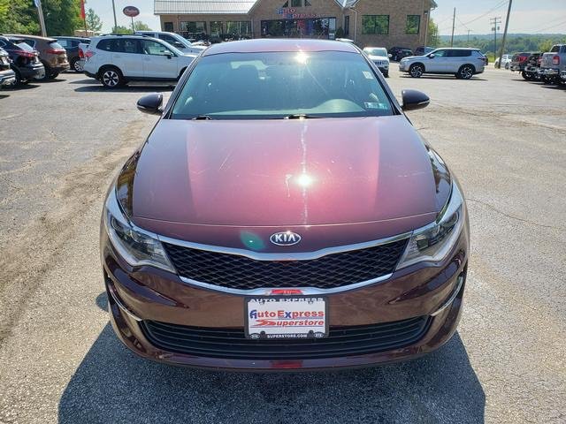 Used 2018 Kia Optima LX w/ 17" Alloy Wheels Package FWD image 2