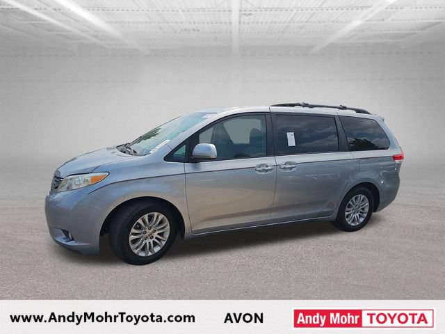 Used 2013 Toyota Sienna XLE w/ Premium Pkg FWD image 4